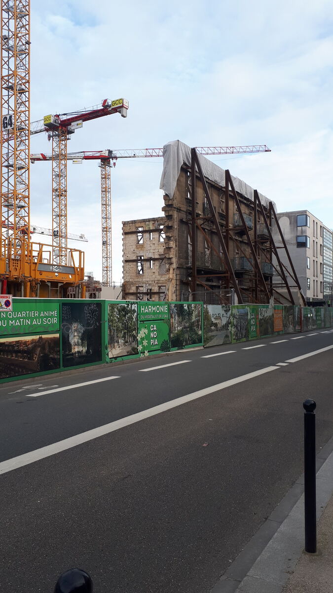 Façade étayée, chantier Canopia