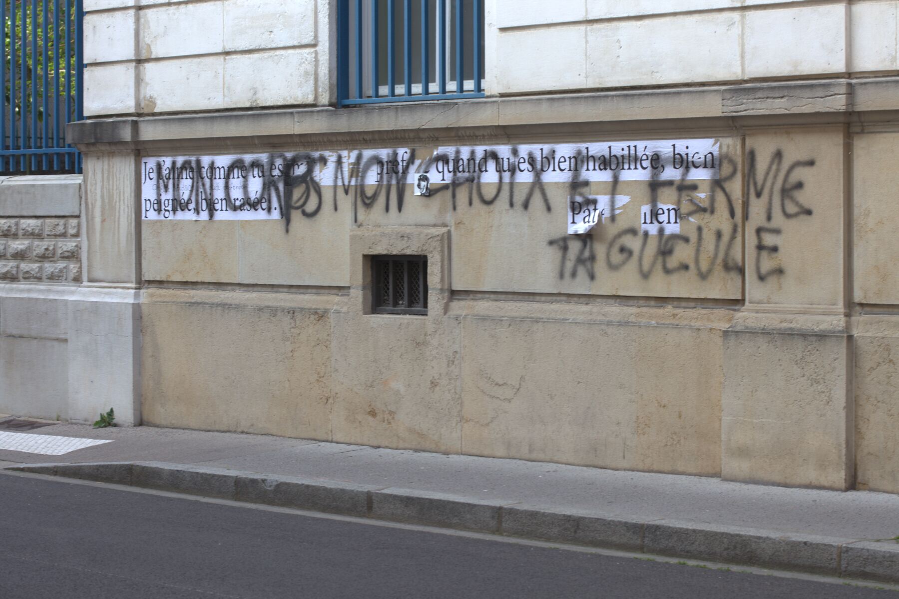 Paternellement